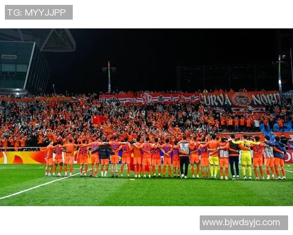 足球明星生日派对盛况空前众多球迷齐聚共庆辉煌时刻